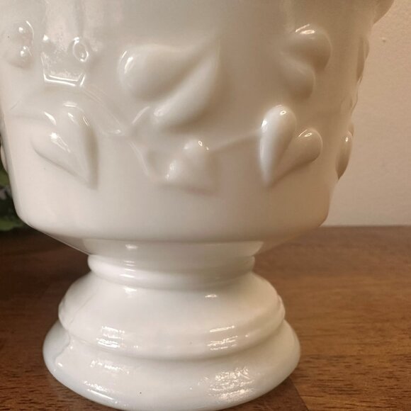 Pair of Vintage Milk Glass Planters Pedestal Base Vine Leaf Design Wedding Decor - Picture 6 of 7